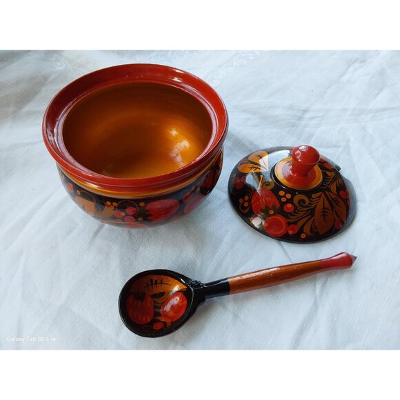 Two pieces of Russian khokhloma folkart wood bowls strawberries and red flowers - Picture 2 of 10